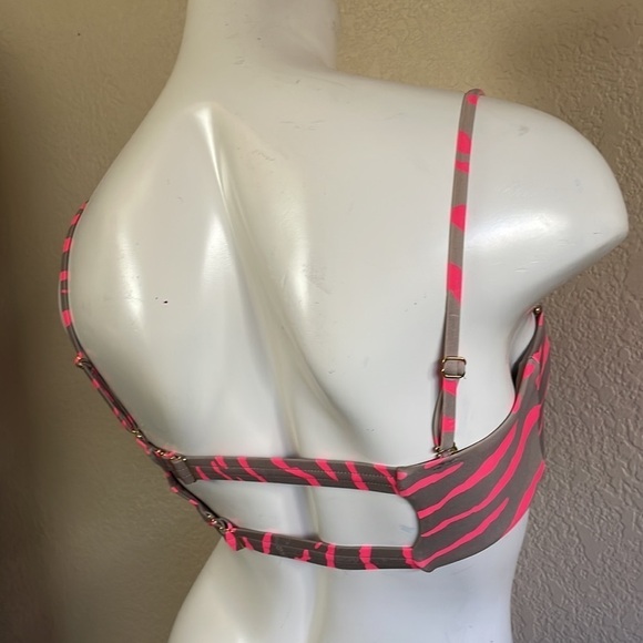 Beach Bunny Bikini Top Hot Tiger BB Tiger Striped Bikini Hot Pink & Nude RARE - Picture 2 of 16